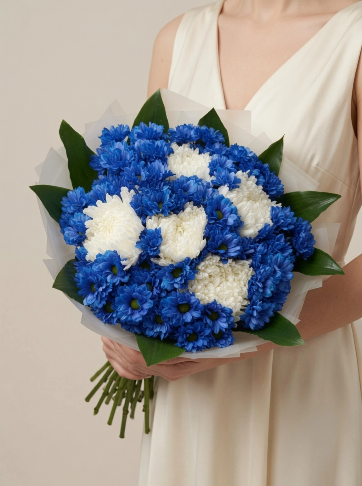 Beyaz Anastasia (5 Adet) & Mavi Papatya (13 Adet) Jumbo Buket